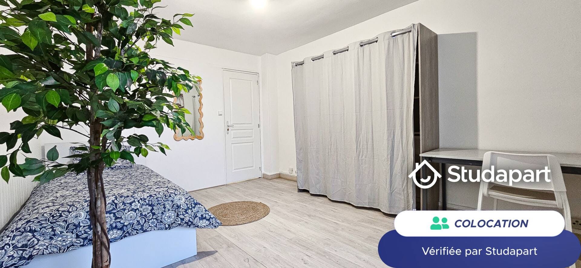 Room in Lyon