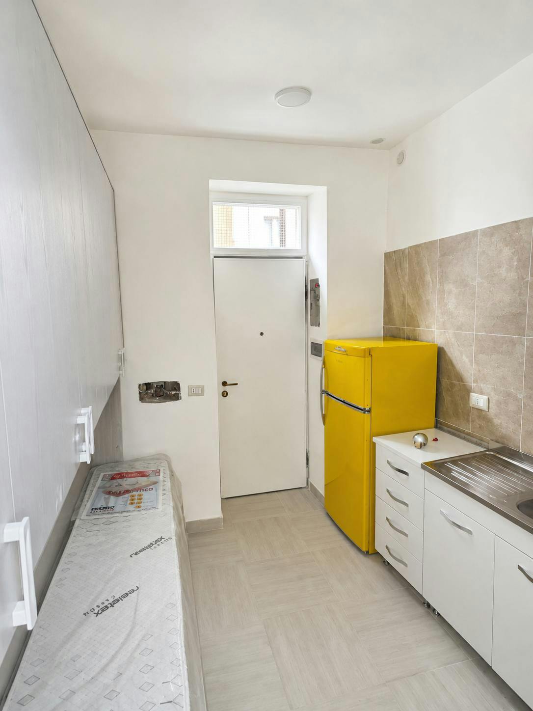 Kawalerka do wynajęcia za 485 € miesięcznie w mieście Naples, Via Santi Apostoli
