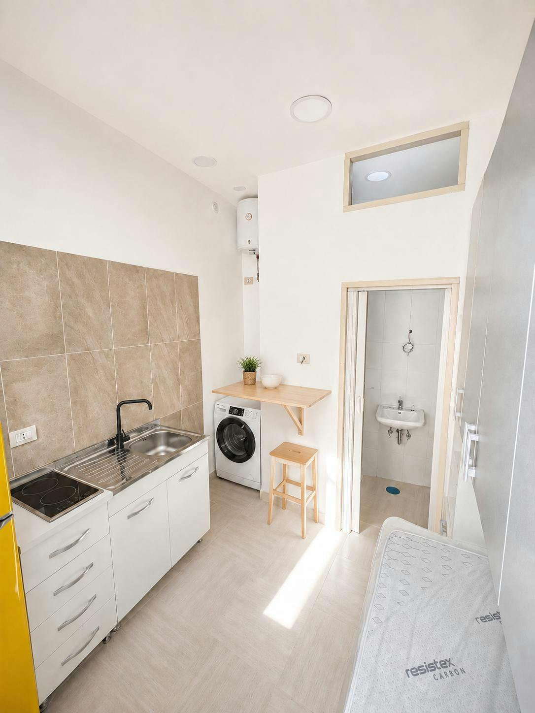 Kawalerka do wynajęcia za 485 € miesięcznie w mieście Naples, Via Santi Apostoli