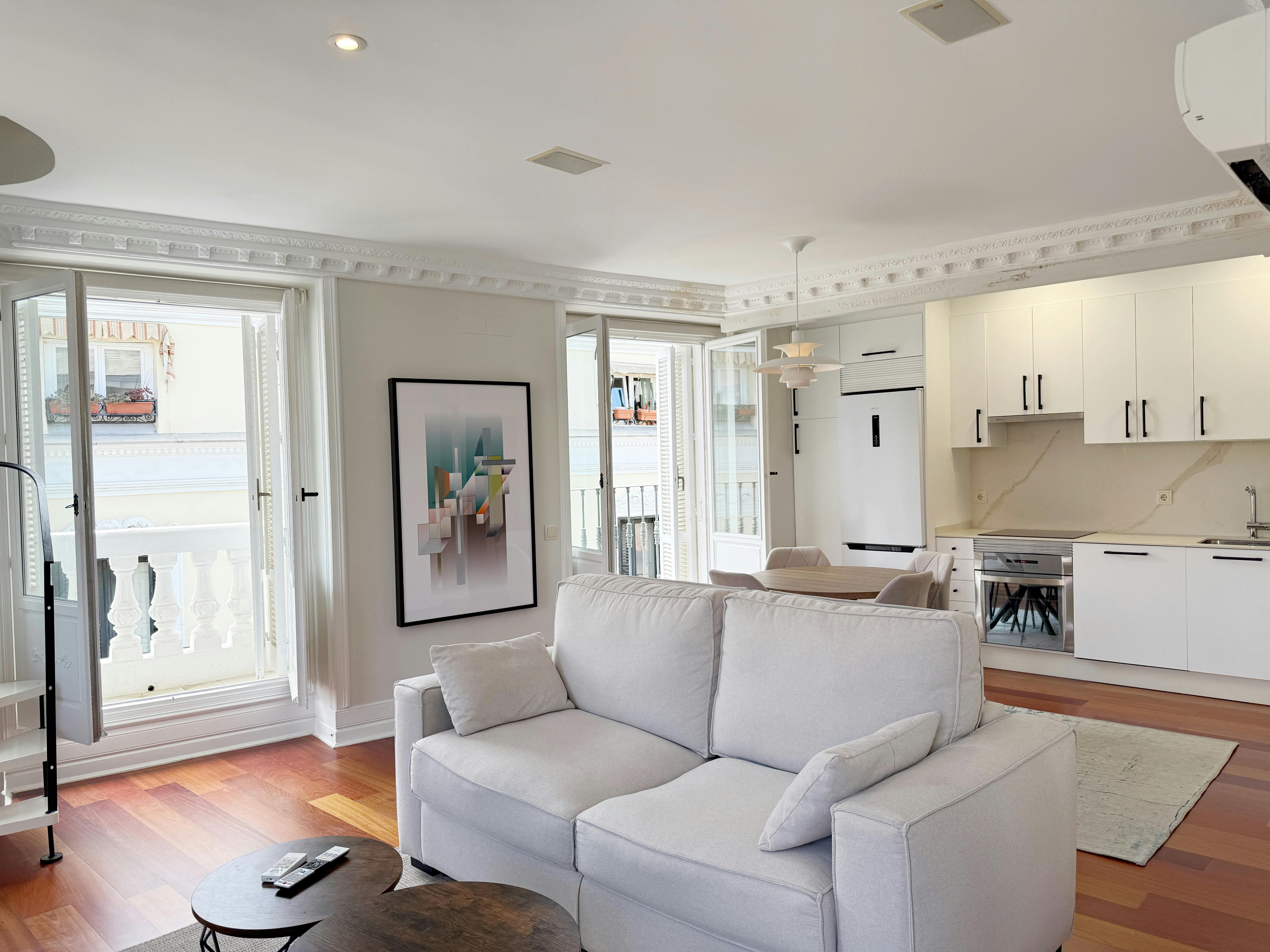1-Bedroom Apartment in Calle del Arenal, Madrid (1720758) ROOM 4