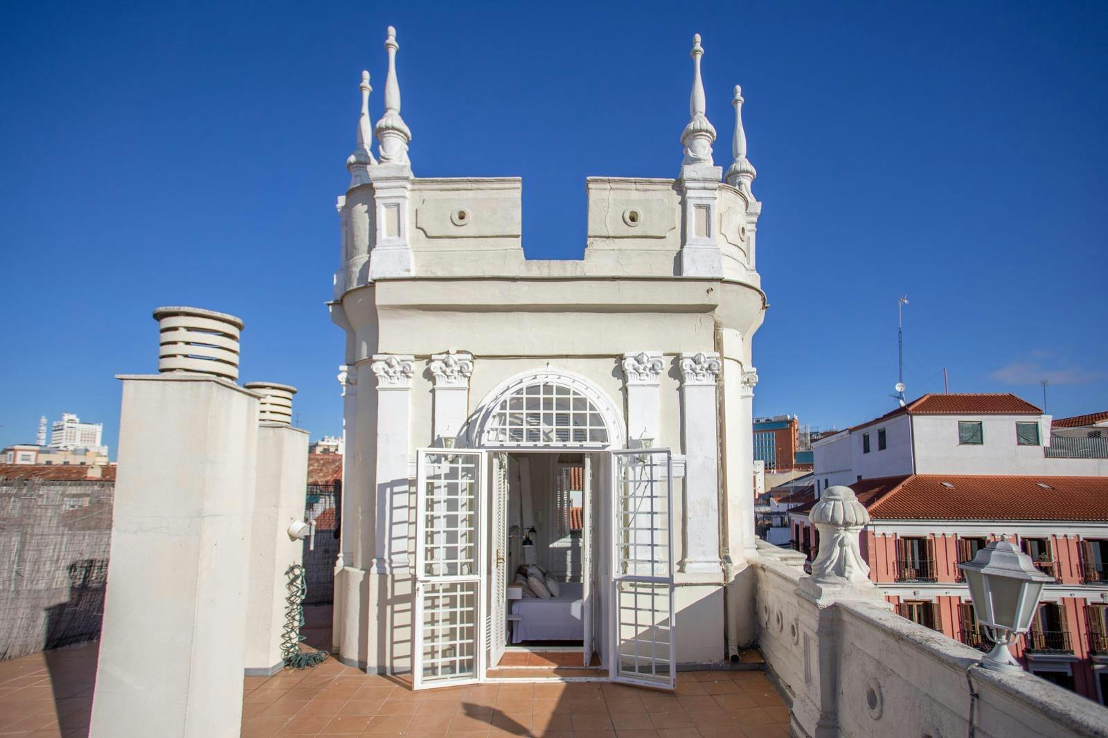 1-Bedroom Apartment in Calle del Arenal, Madrid (1720758) ROOM 1