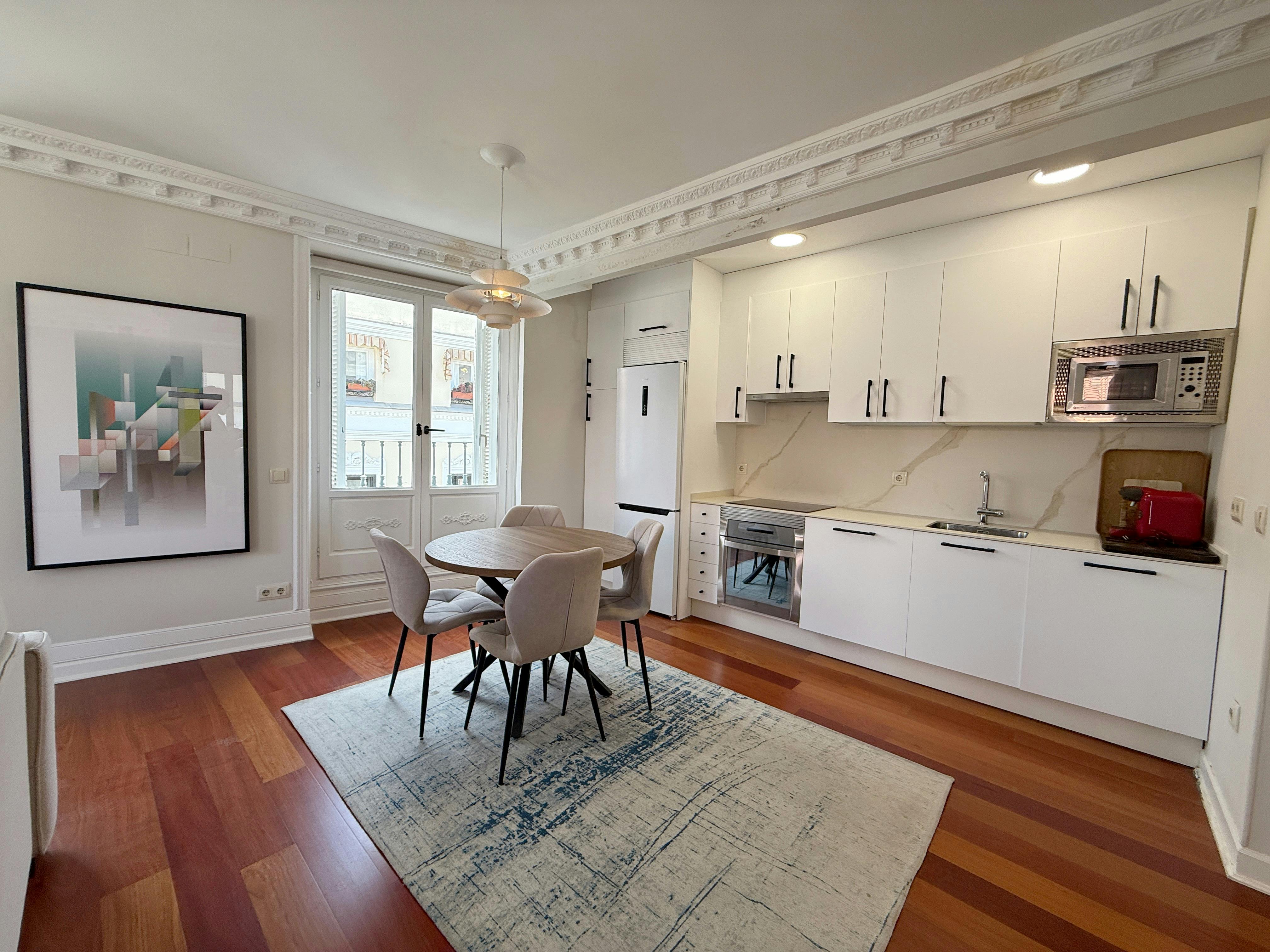 1-Bedroom Apartment in Calle del Arenal, Madrid (1720758) ROOM 3
