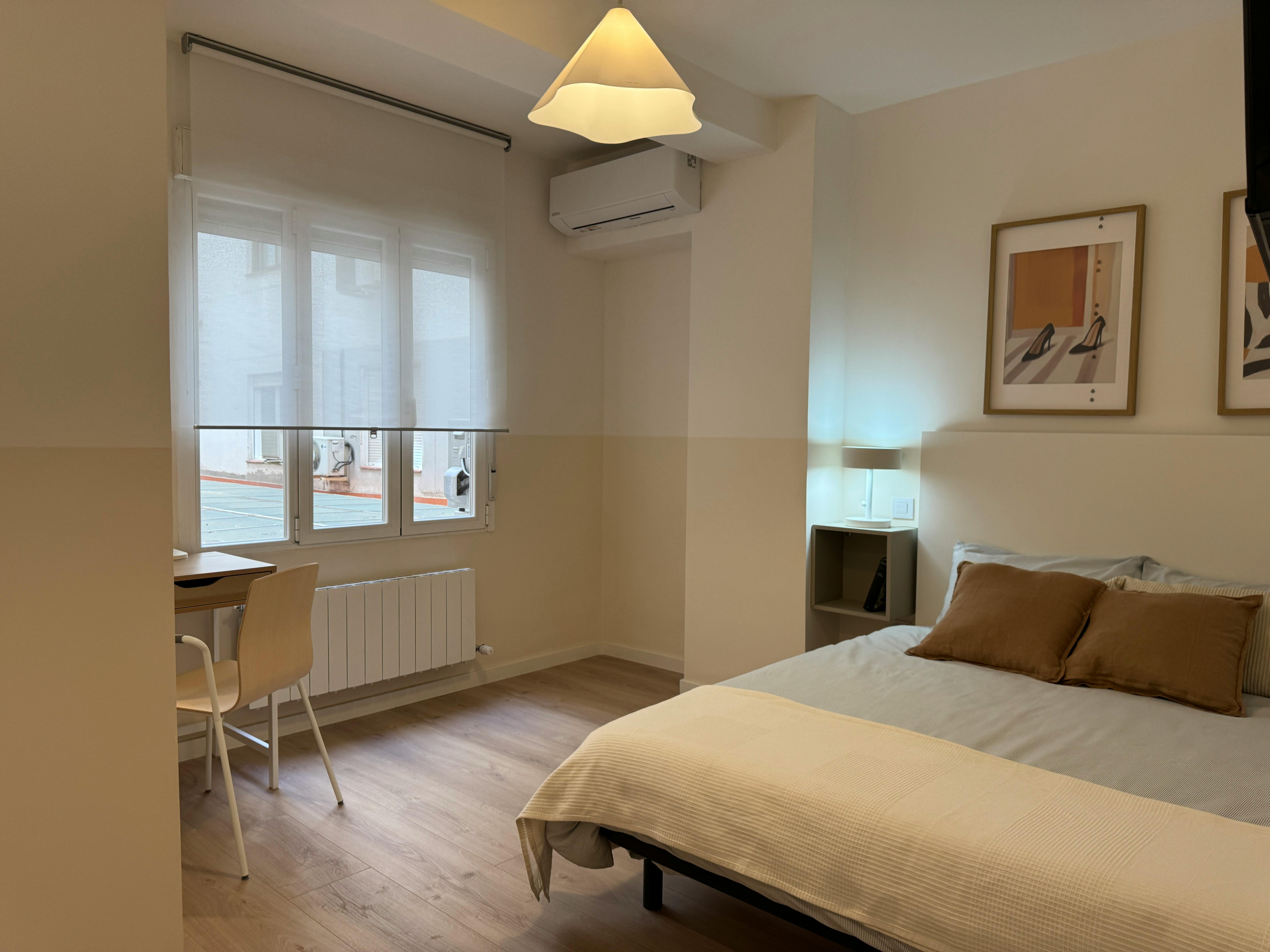 Private room in Paseo de la Castellana, Madrid (1720840) ROOM