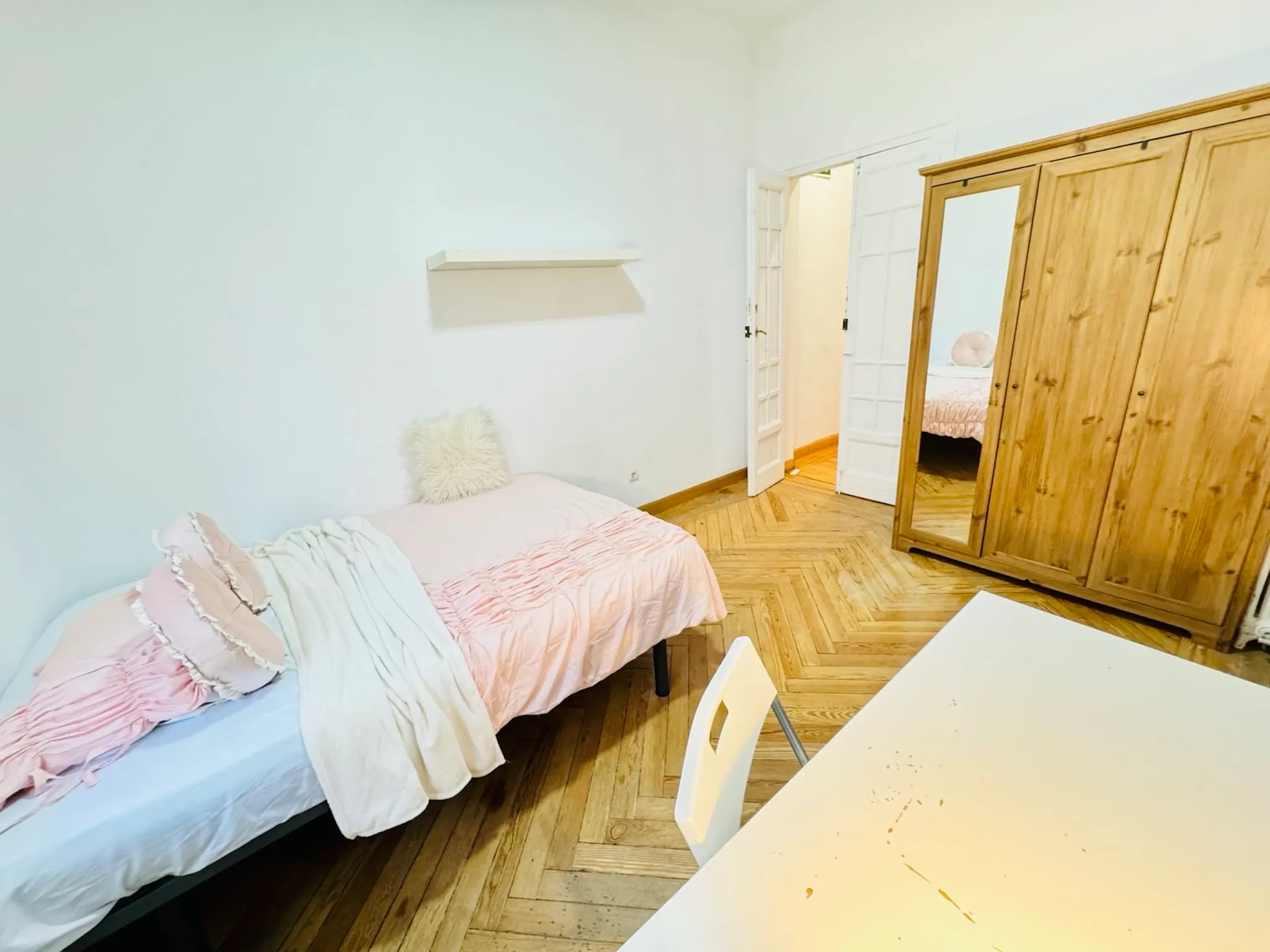 Calle de Ferraz, Madrid preview