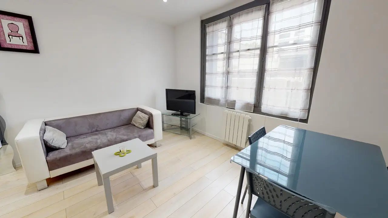 Apartment for rent for €780 per month in Villeurbanne, Rue Marteret