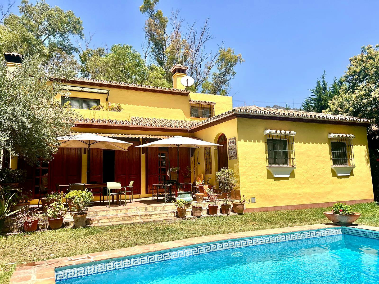 Casa en alquiler por 5000 € al mes en Marbella, Urbanización La Virginia