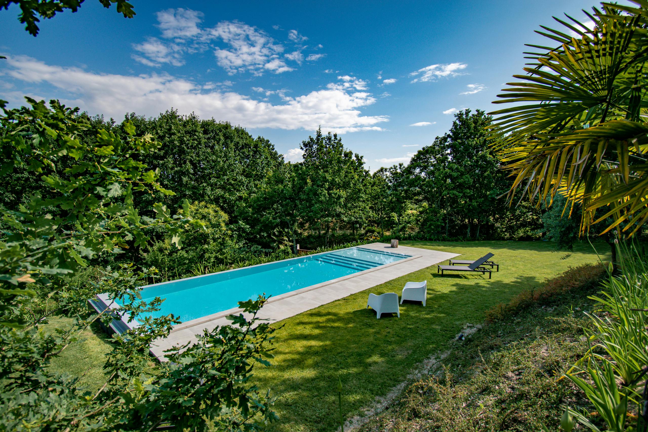 House for rent for €9,999 per month in Arões (São Romão), Rua dos Bons Caminhos