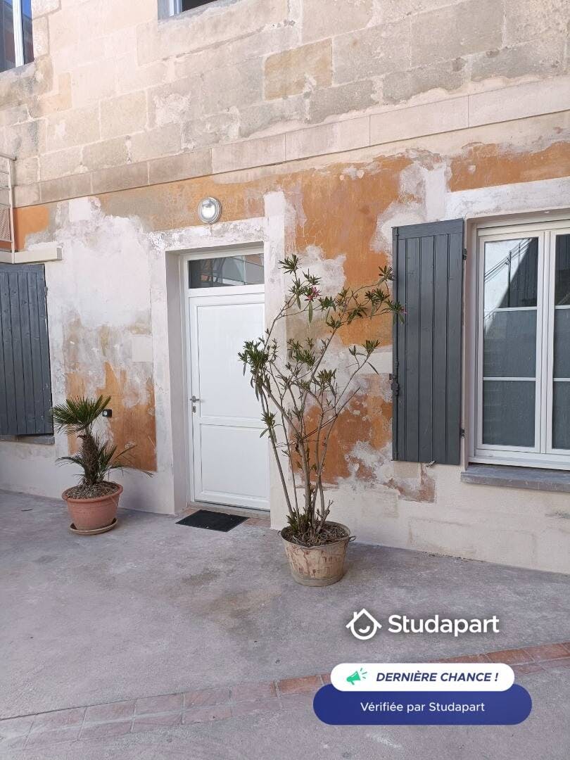 Wohnung zu mieten für 590 € pro Monat in Nîmes, Rue Anatole France