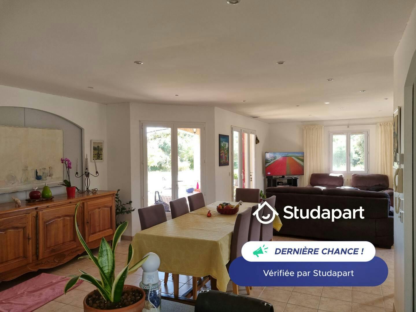 WG-Zimmer zu mieten für 400 € pro Monat in Arles, Chemin de Margaillan