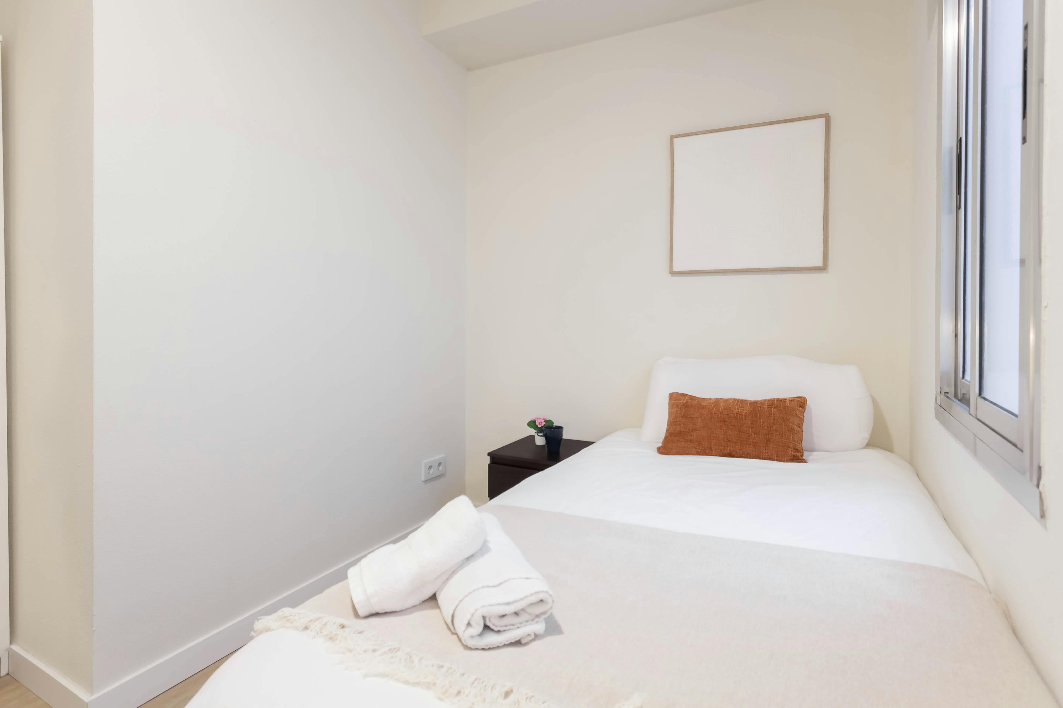 Private room in Plaza de la Condesa de Gavia, Madrid (1721026) ROOM 3