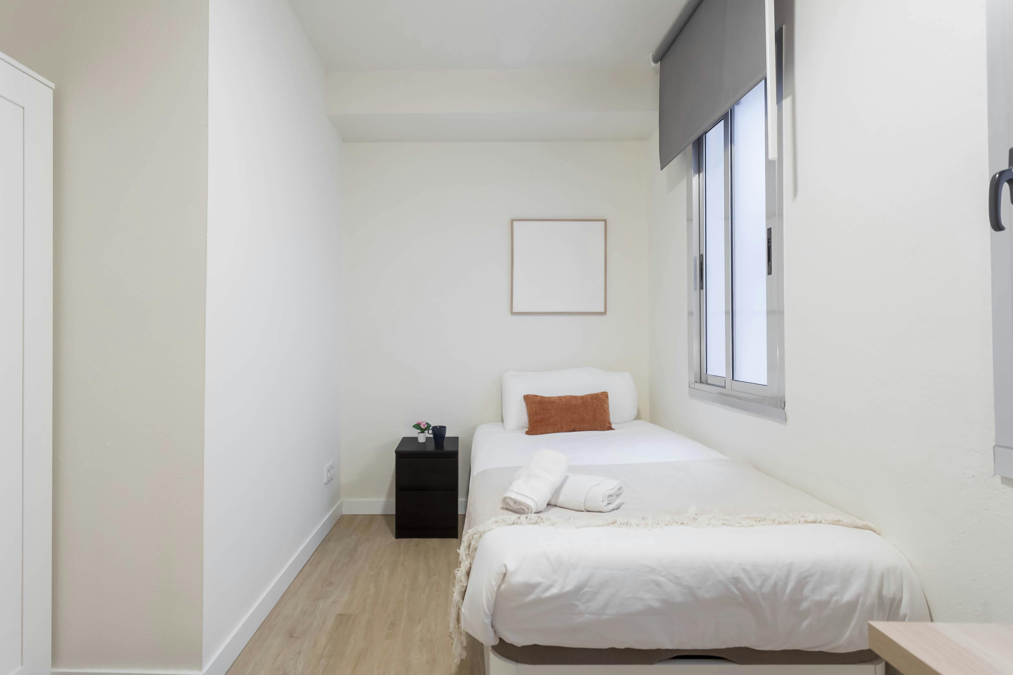 Private room in Plaza de la Condesa de Gavia, Madrid (1721026) ROOM 1