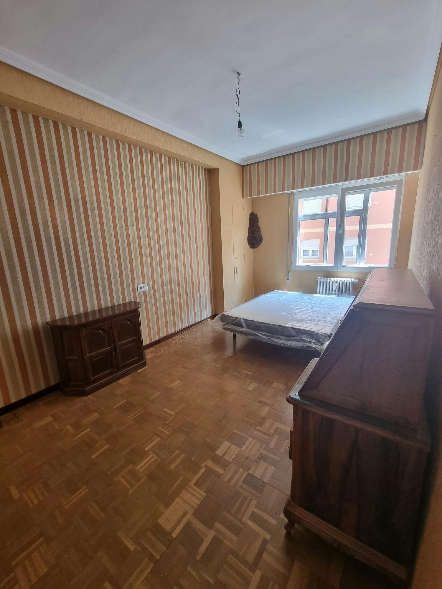 Private room in Calle Doctor Camilo Calleja, Valladolid (1721101) room image 2