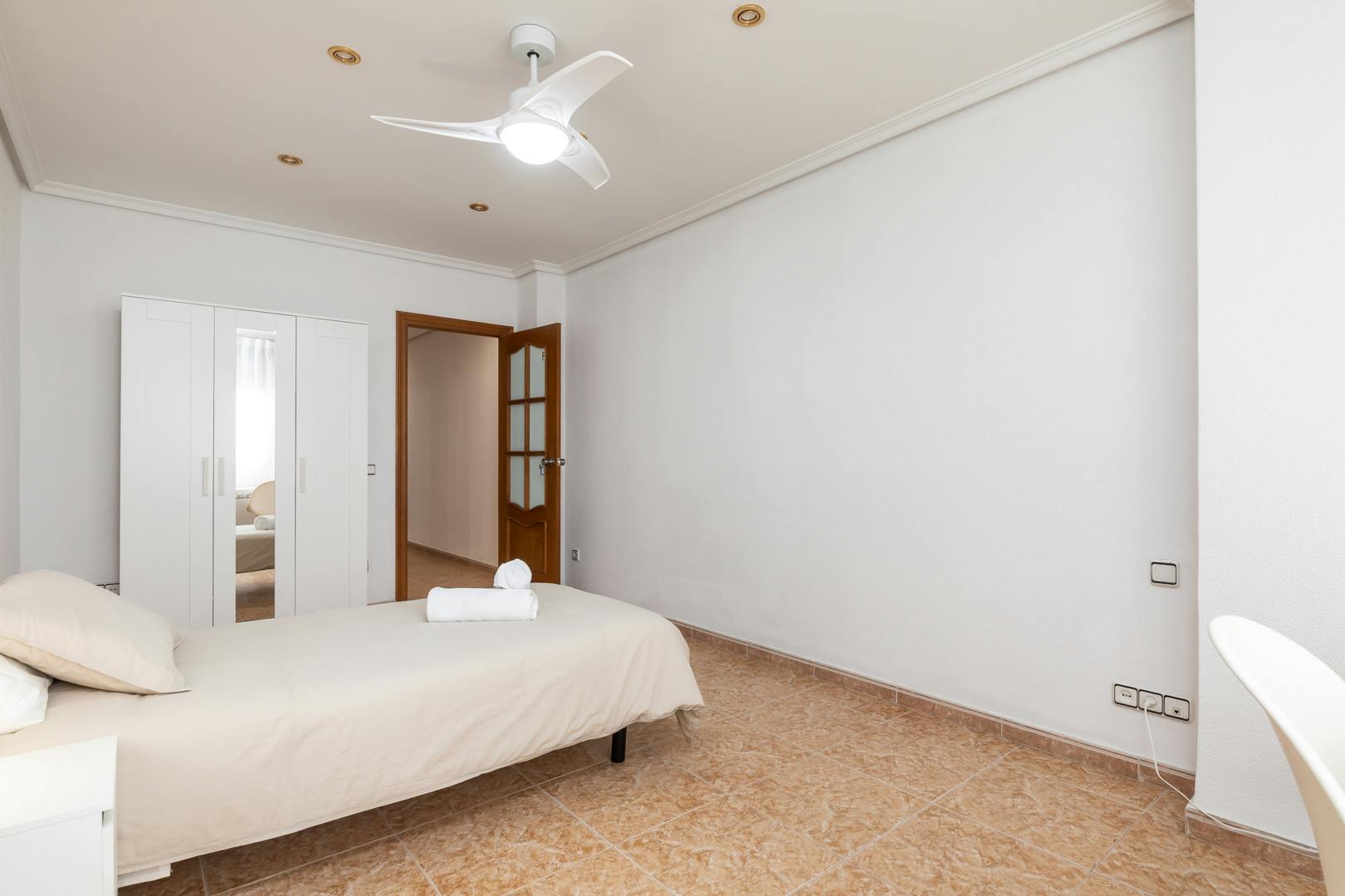 Private room in Carrer Alejandro VI, Valencia (1721113) room image 2