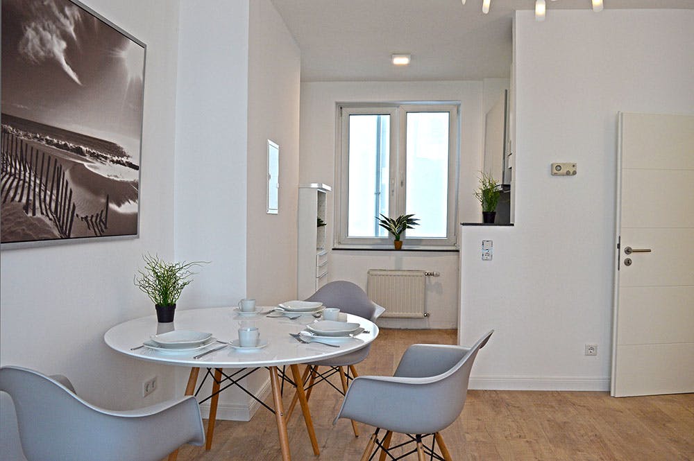 Apartment for rent for €1,195 per month in Köln, Bismarckstraße