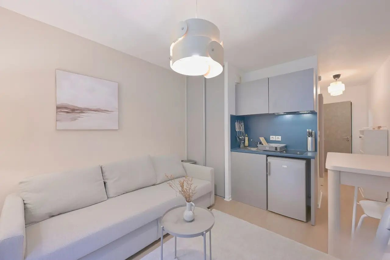 Studio for rent for €755 per month in Caluire-et-Cuire, Grande Rue de Saint Clair