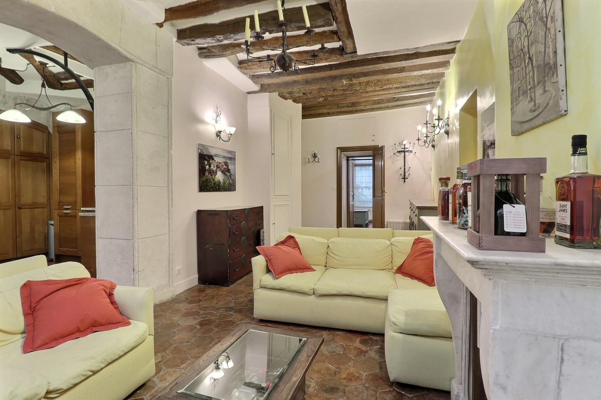 1-Bedroom Apartment in Rue de Beaune, Paris (1721300) ROOM