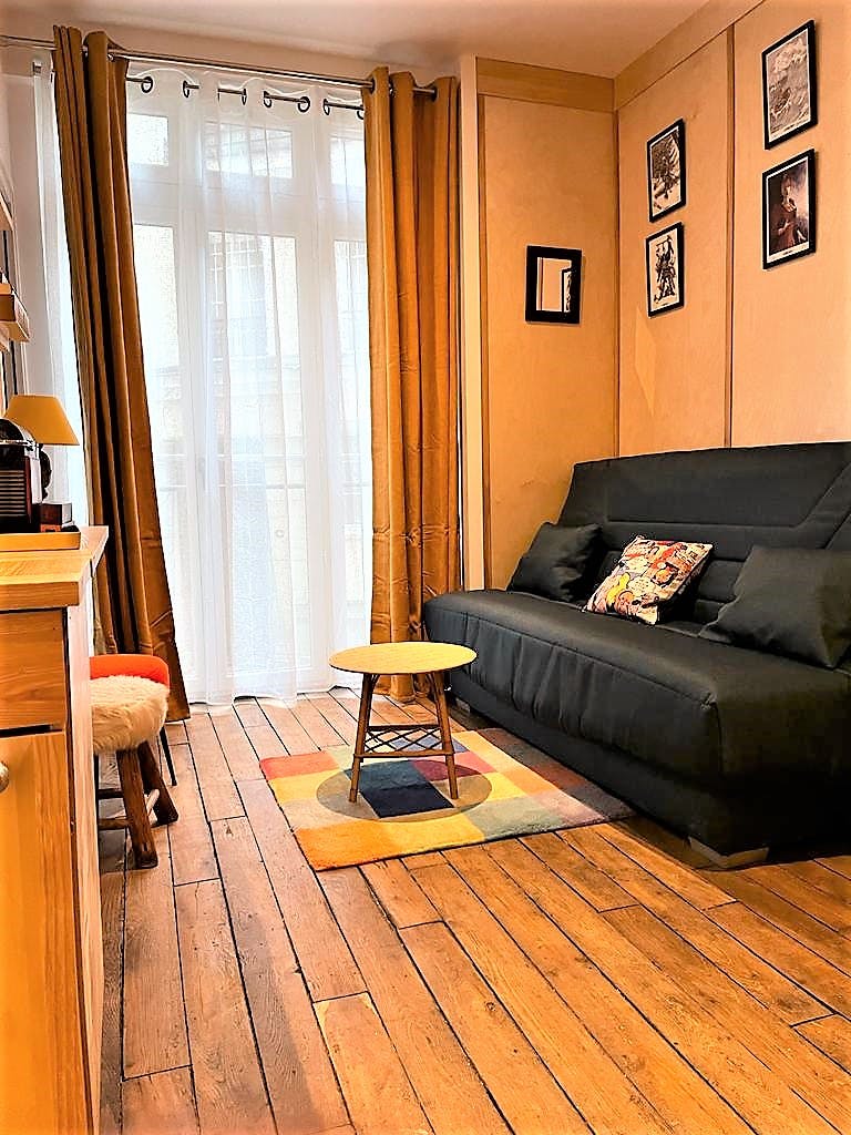 Rue Duperré, Paris preview