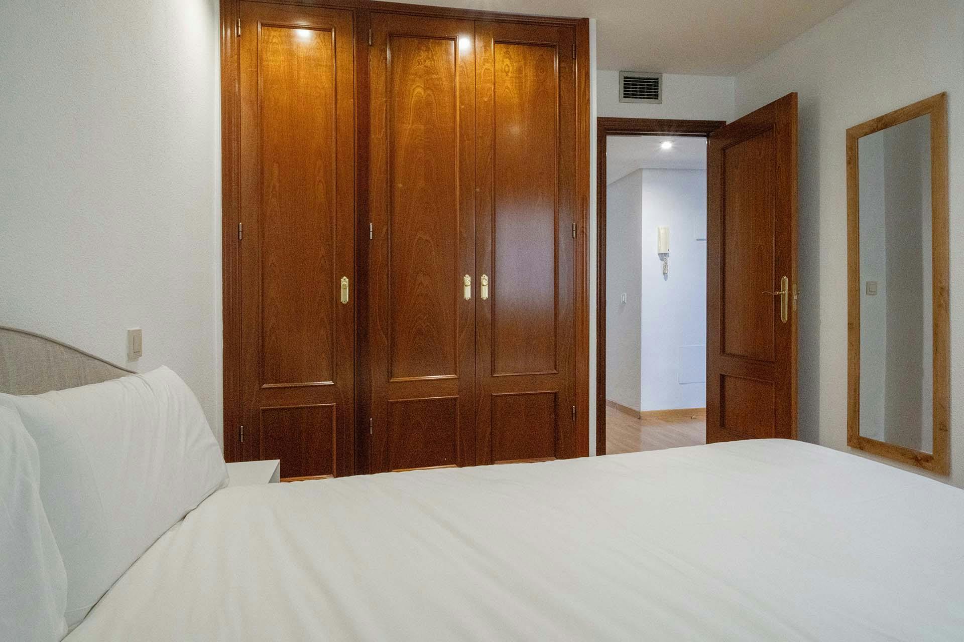 1-Bedroom Apartment in Calle de Eraso, Madrid (1721351) ROOM 2