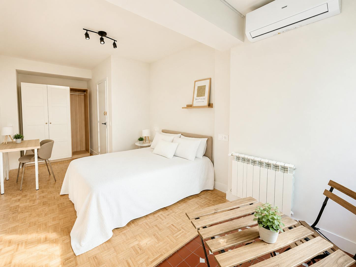 Private room in Avenida de Bruselas, Madrid (1721493) room image 2
