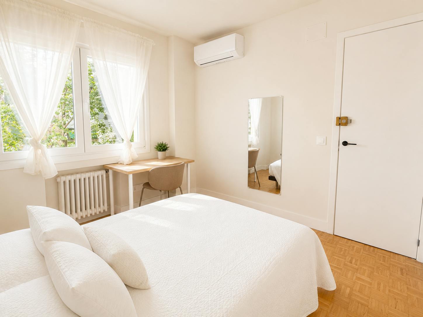 Private room in Avenida de Bruselas, Madrid (1721494) room image 2