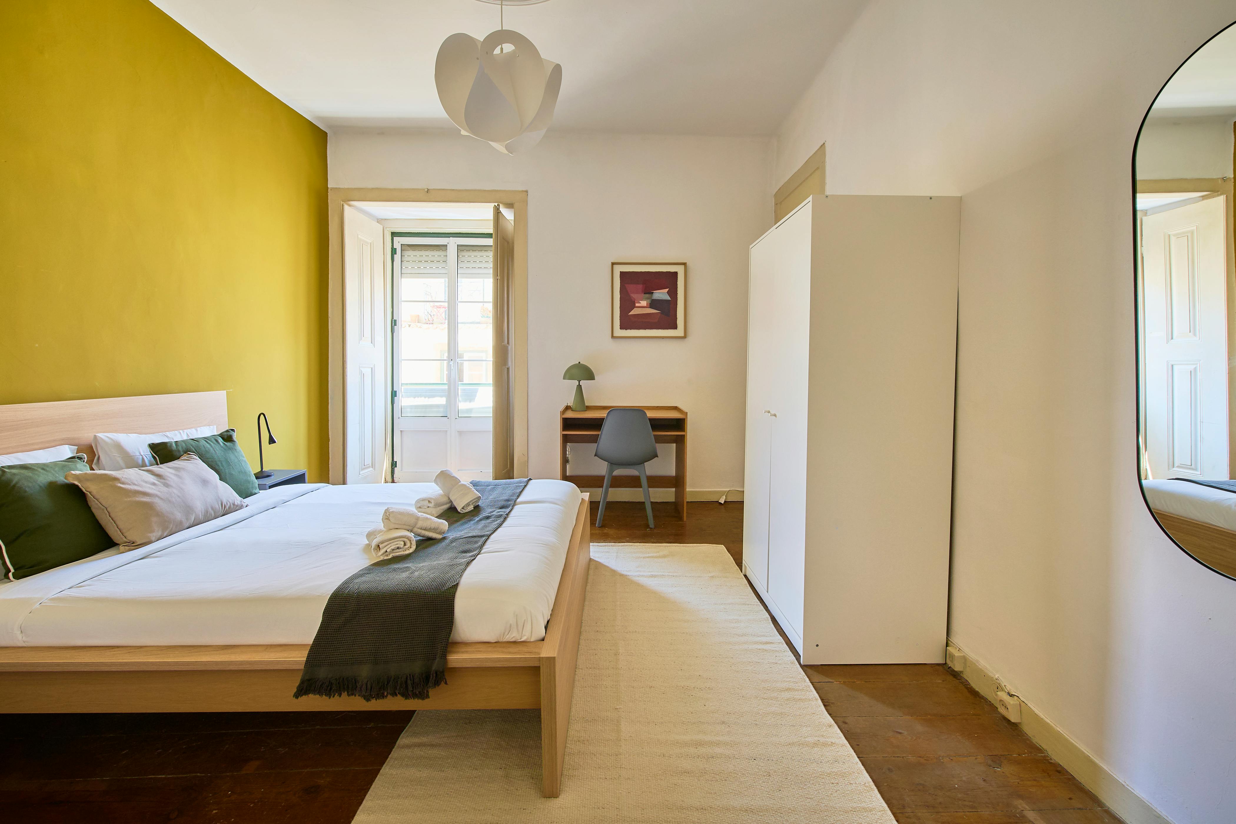 Rua dos Poiais de São Bento, Lisbon preview