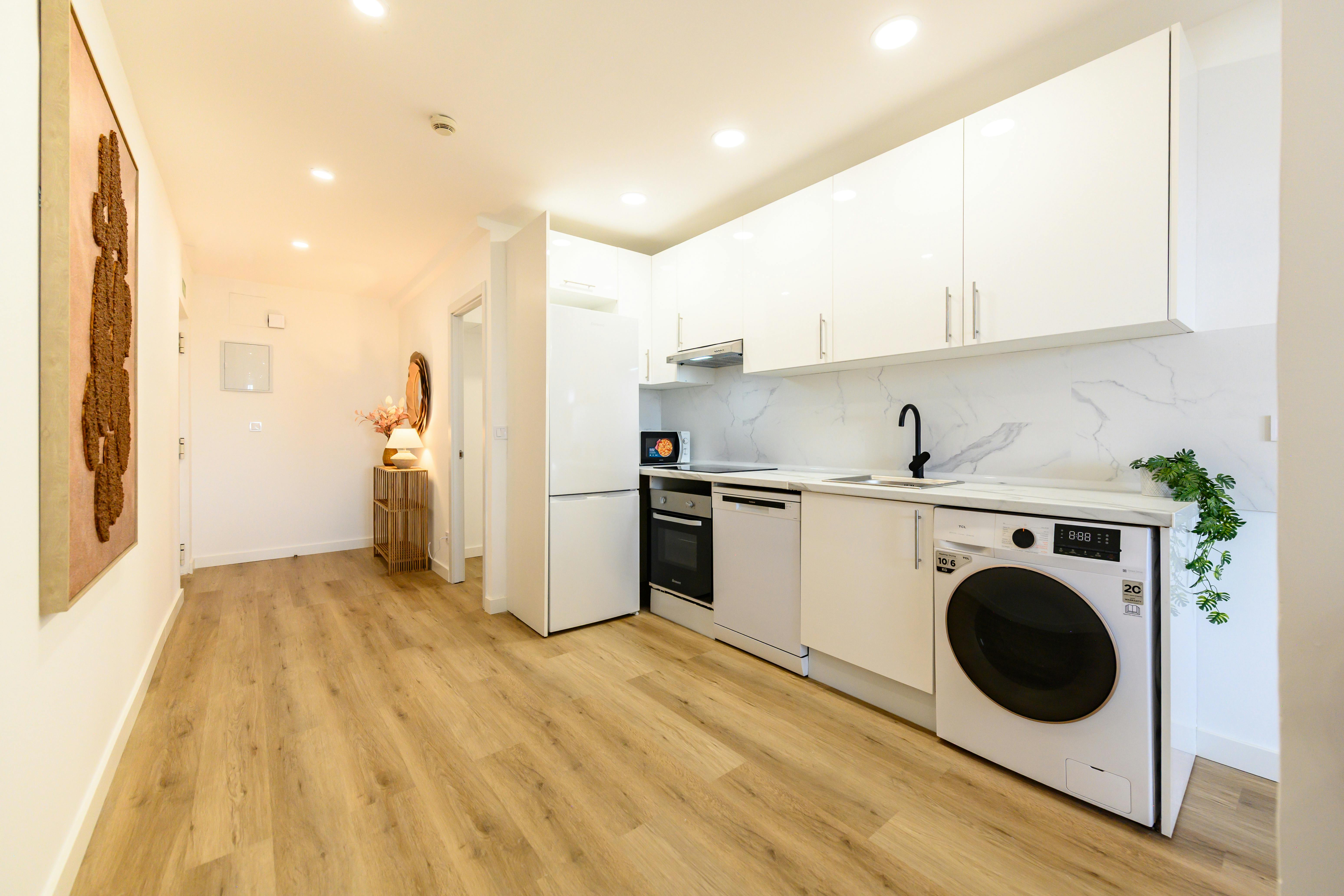 2-Bedroom Apartment in Avenida de Brasil, Madrid (1721598) ROOM 2