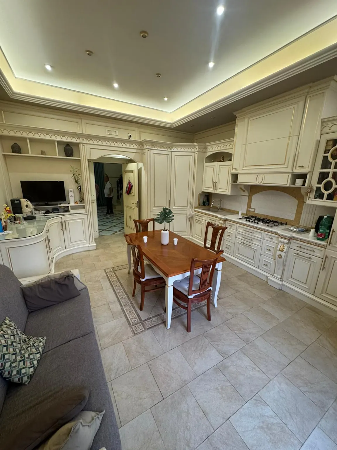 5-Bedroom Apartment in Via Foria, Naples (1721602) ROOM 2