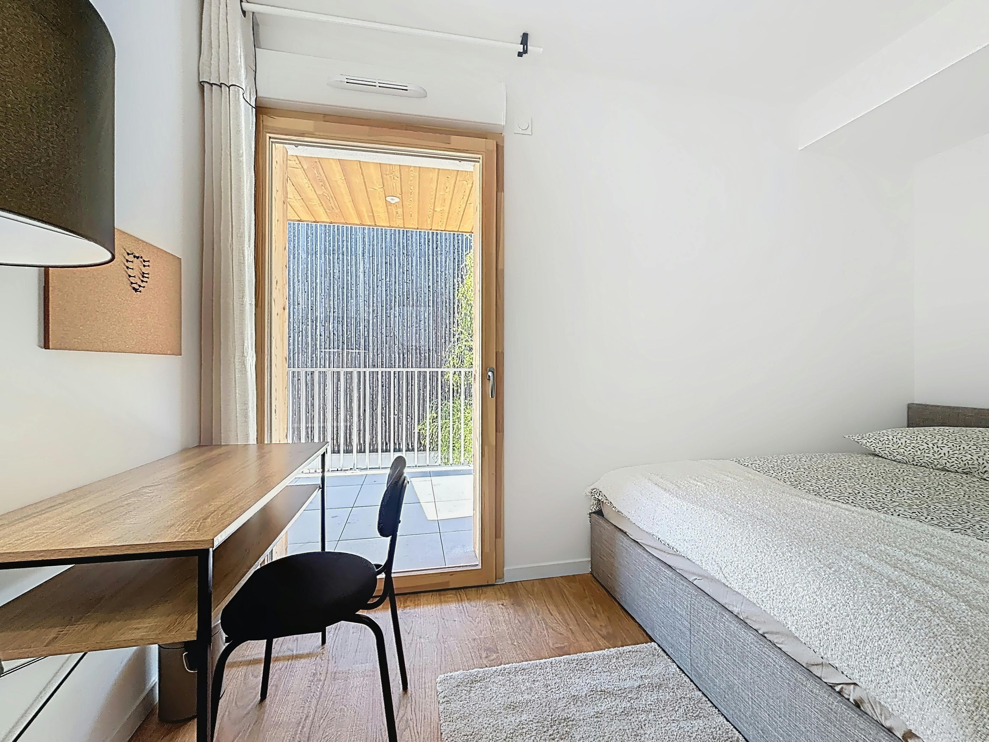Private room in Rue de Paris, Montreuil (1721651) room image 2