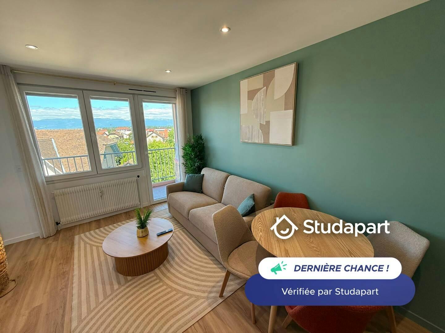 Appartement te huur voor € 800 per maand in Ville-la-Grand, Rue Sadi Carnot
