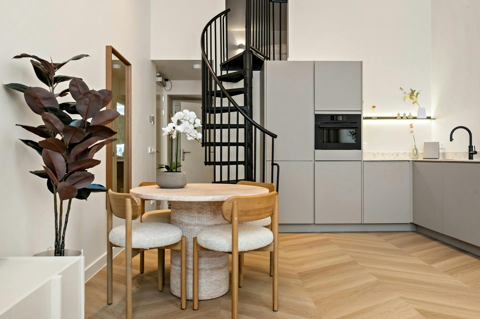 Studio à louer pour 2 932 €/mois à The Hague, Jan van Nassaustraat
