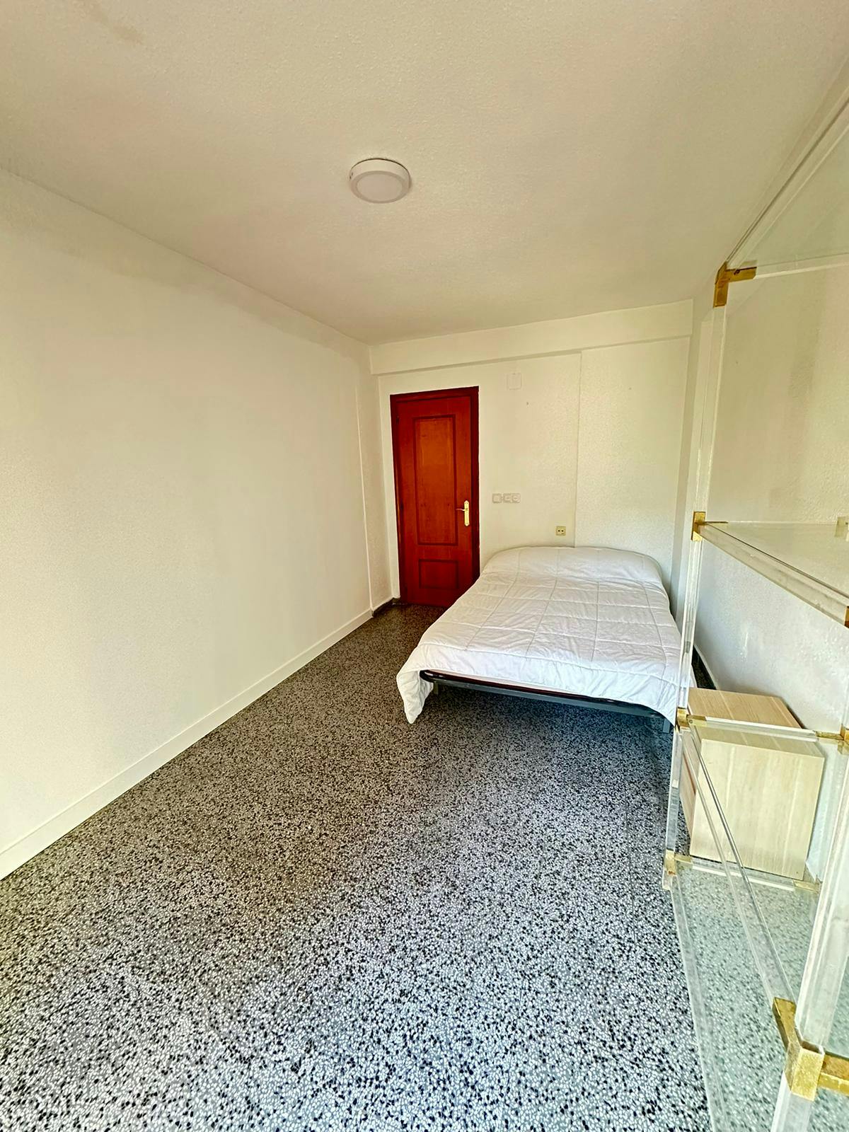 Private room in Carrer de les Illes Canàries, Valencia (1721839) ROOM