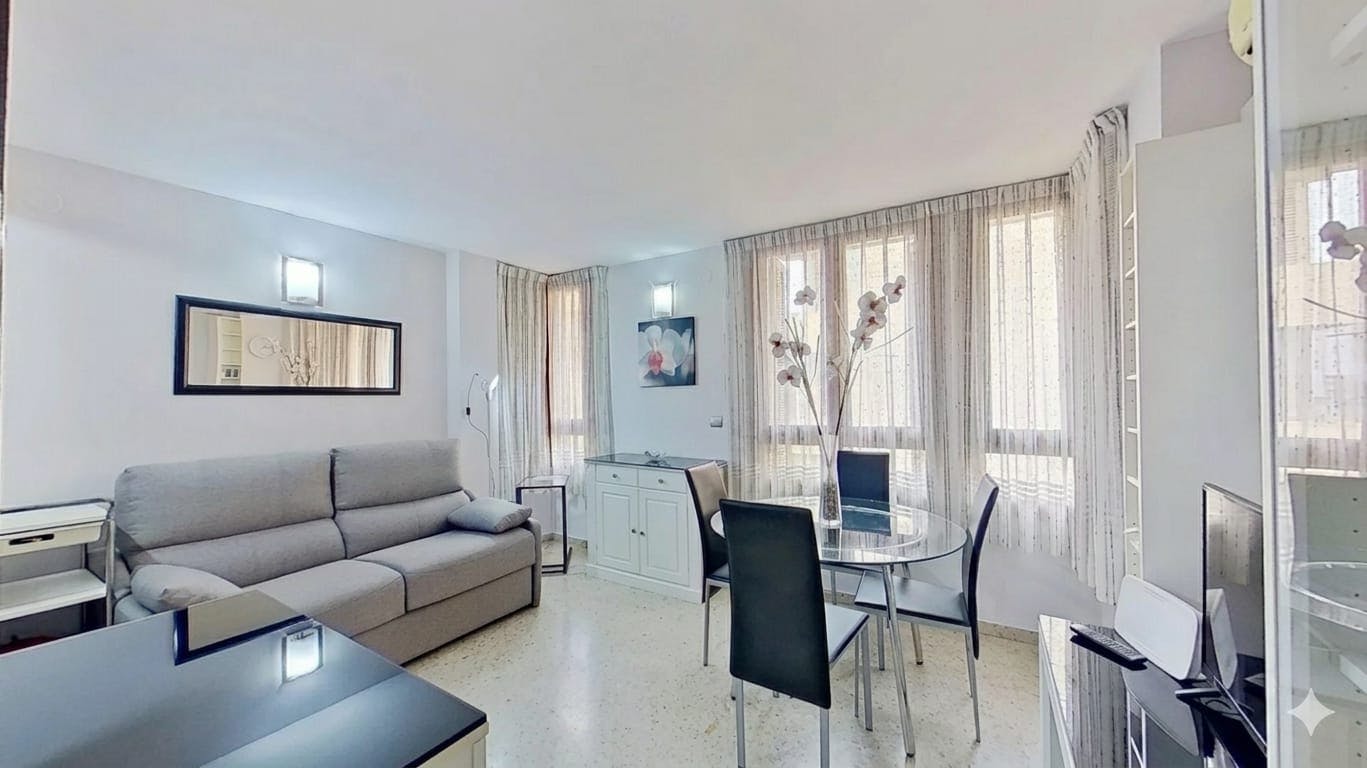 1-Bedroom Apartment in Carrer del Mar, Valencia (1721840) ROOM 1