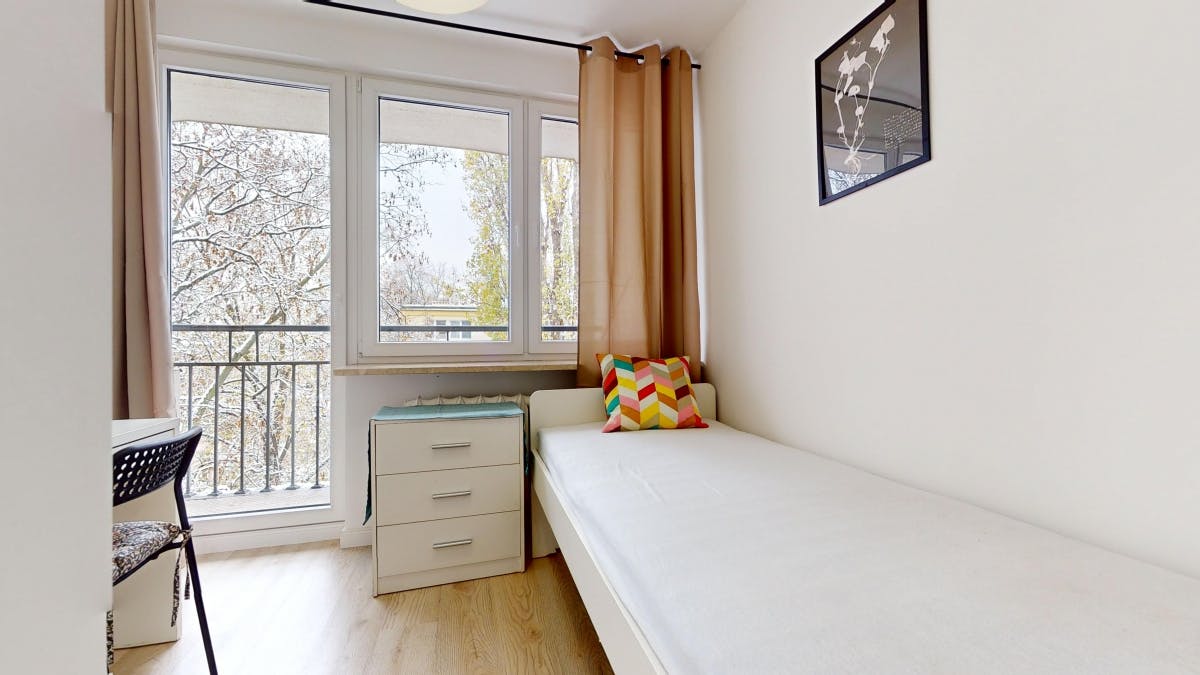 Ciasna, Warsaw preview