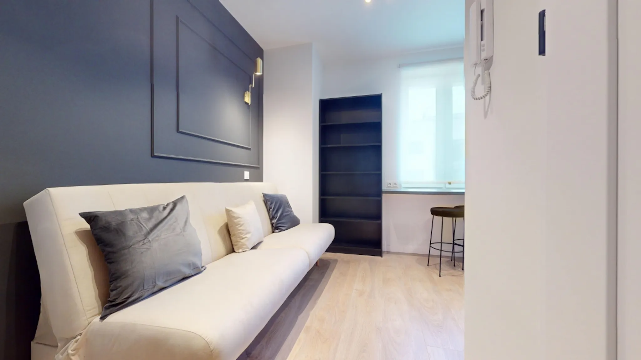 Kazimierza Wielkiego, Warsaw preview