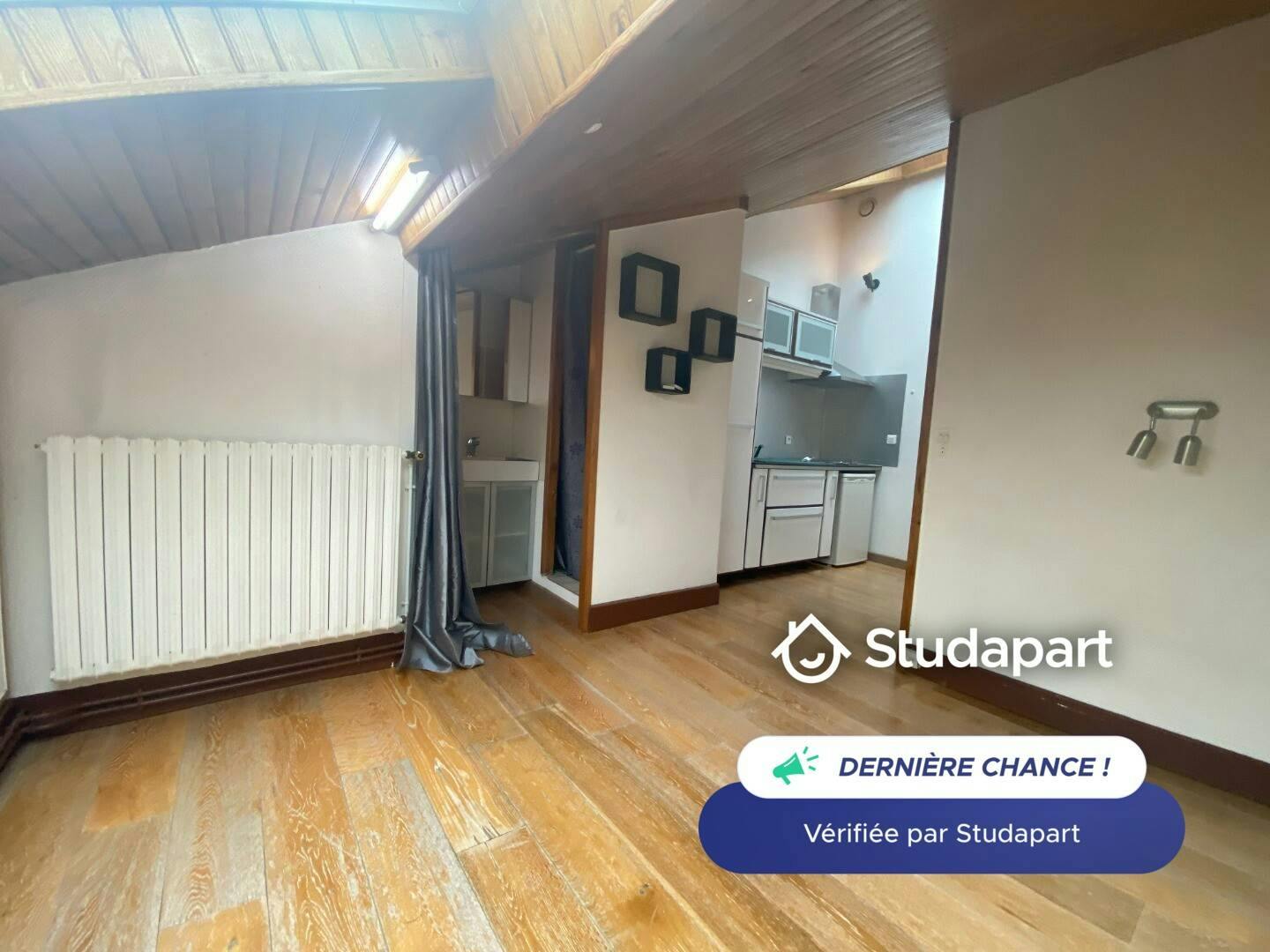 Apartament de închiriat pentru 470 EUR pe lună în Reims, Rue du Barbâtre