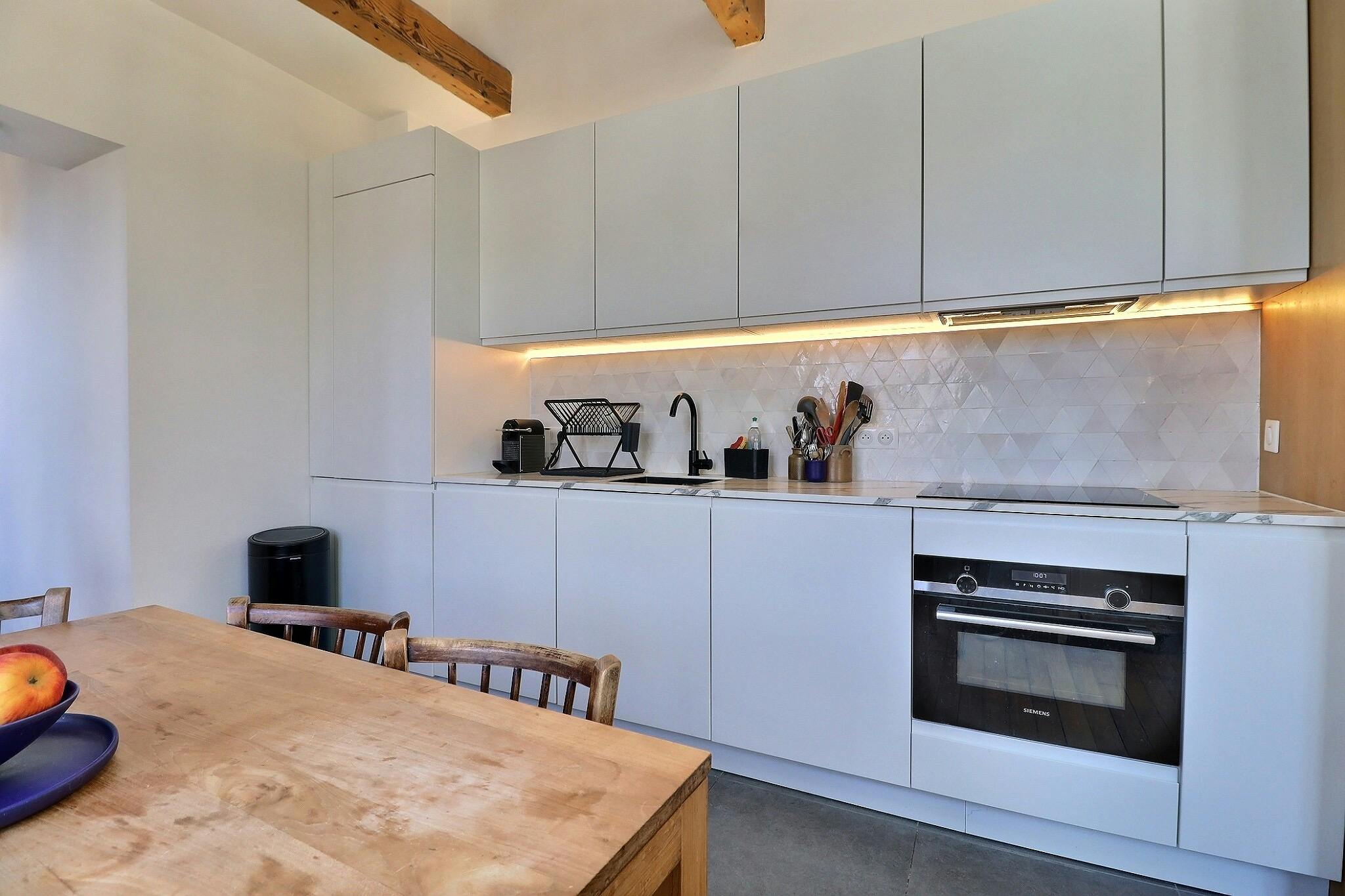 1-Bedroom Apartment in Rue Basse des Carmes, Paris (1722283) ROOM 1