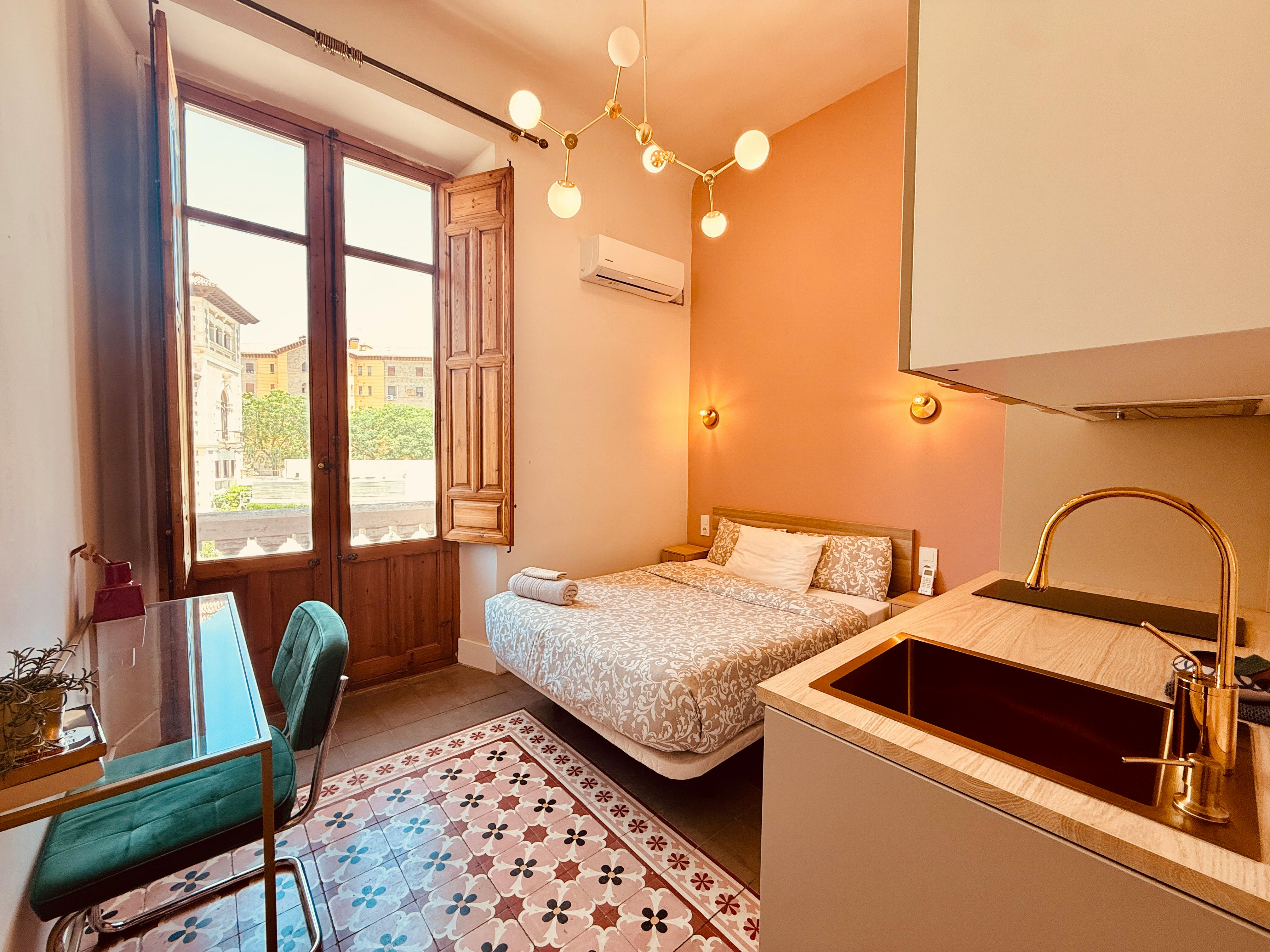 Kawalerka do wynajęcia za 980 € miesięcznie w mieście Granada, Calle Gran Vía de Colón