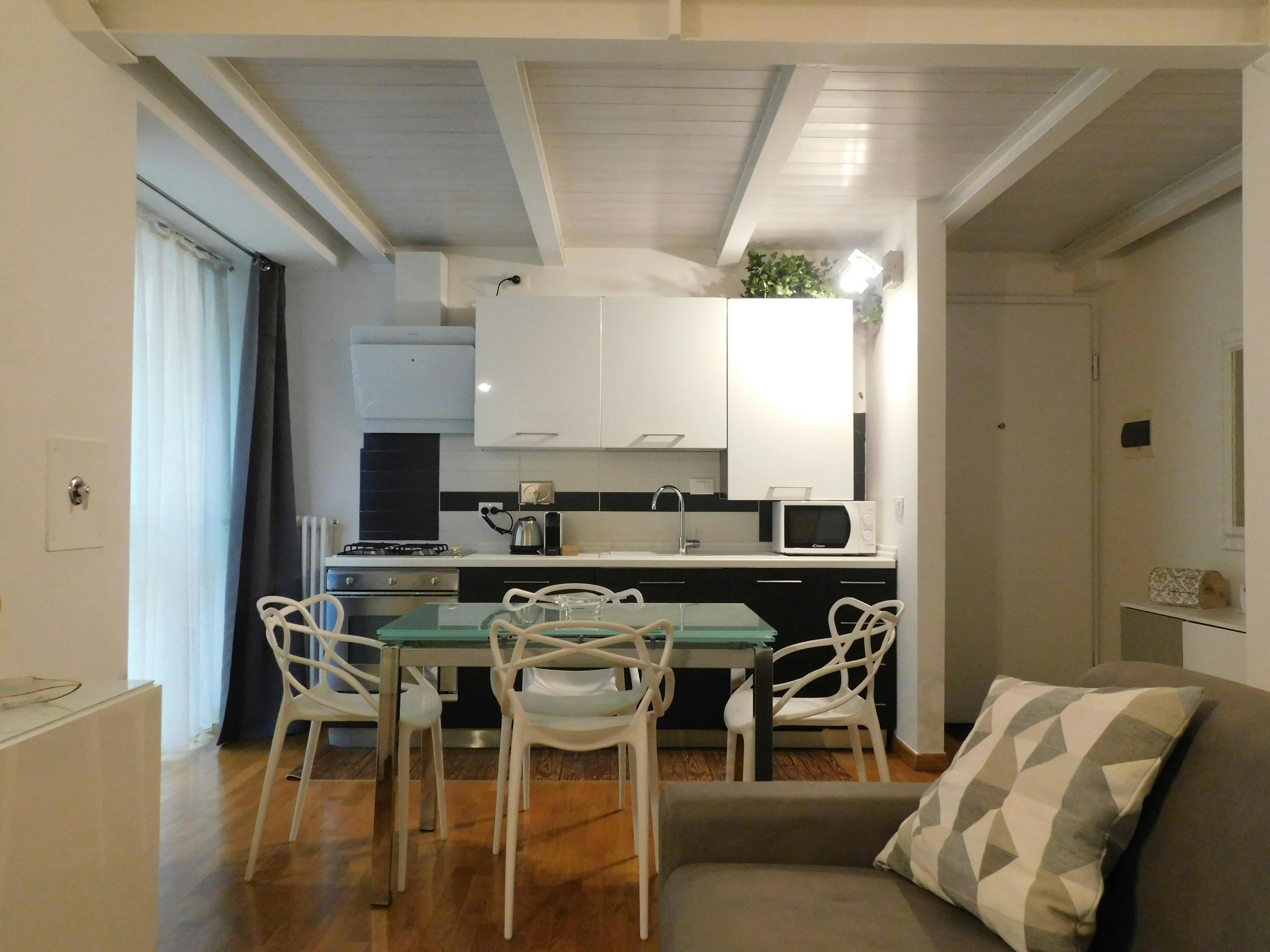 1-Bedroom Apartment in Via Leopoldo Fregoli, Bologna (1722370) ROOM 2