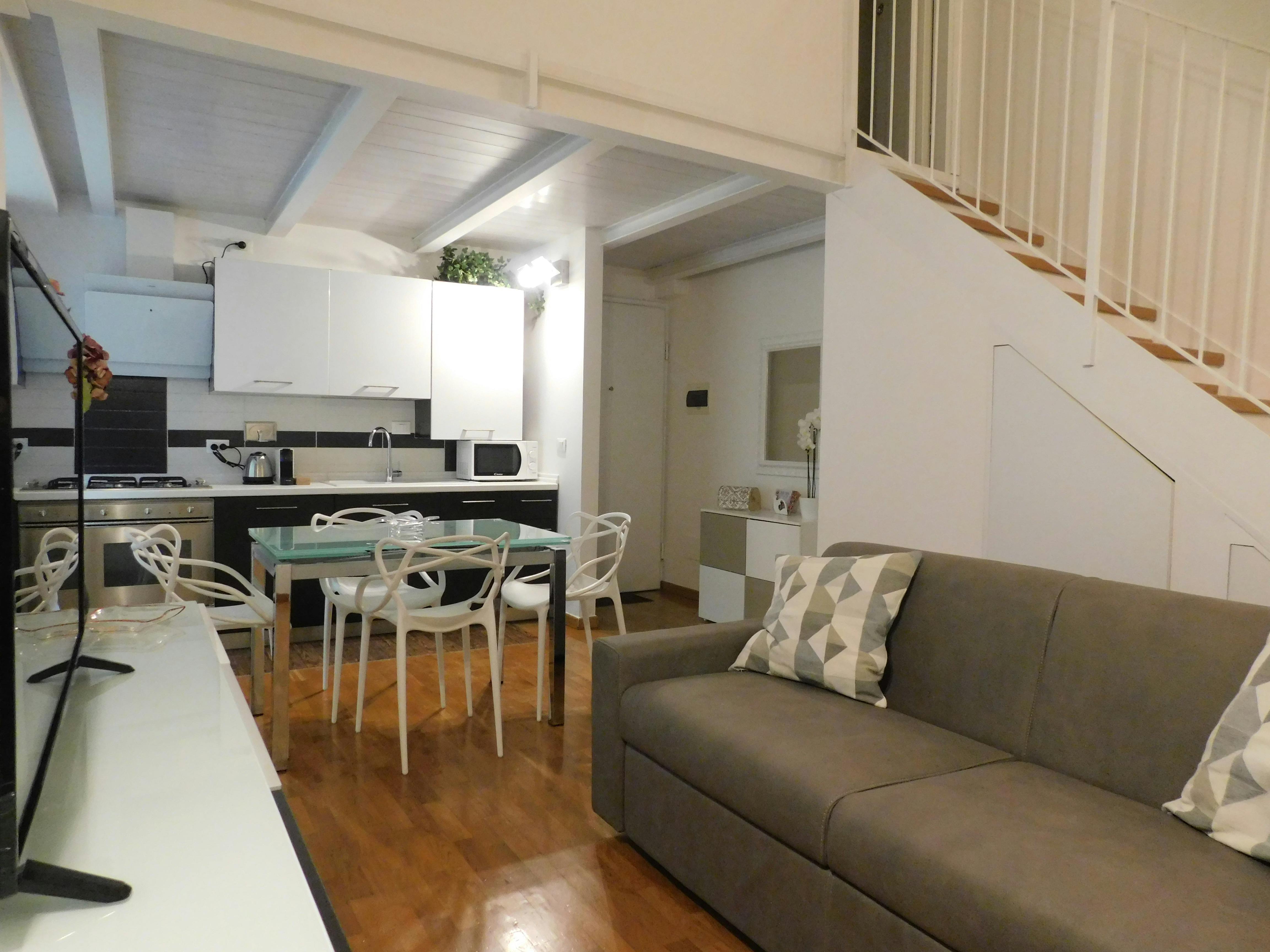 1-Bedroom Apartment in Via Leopoldo Fregoli, Bologna (1722370) ROOM 1