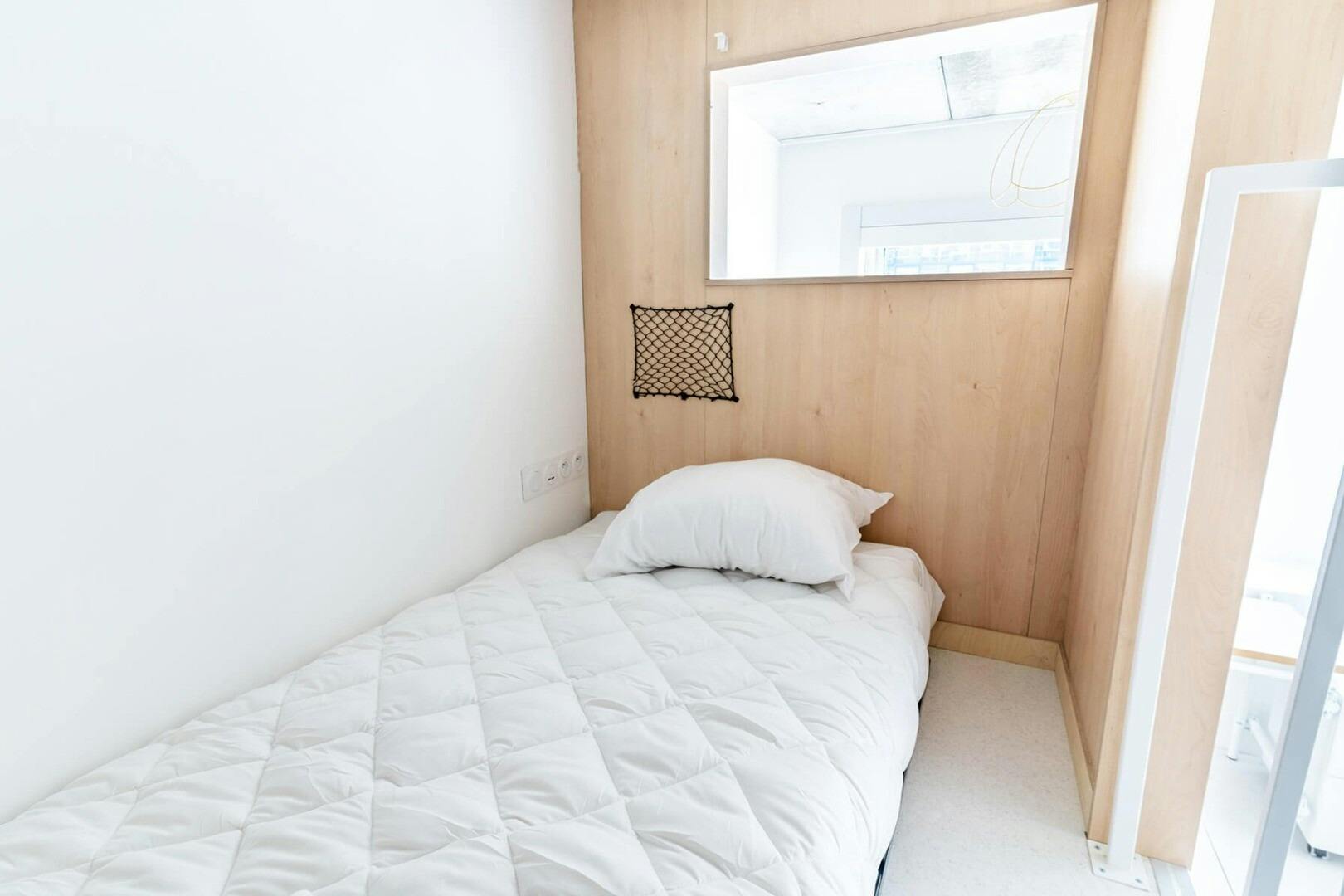 Shared room in Rue du Centre, Noisy-le-Grand (1722479) room image 2