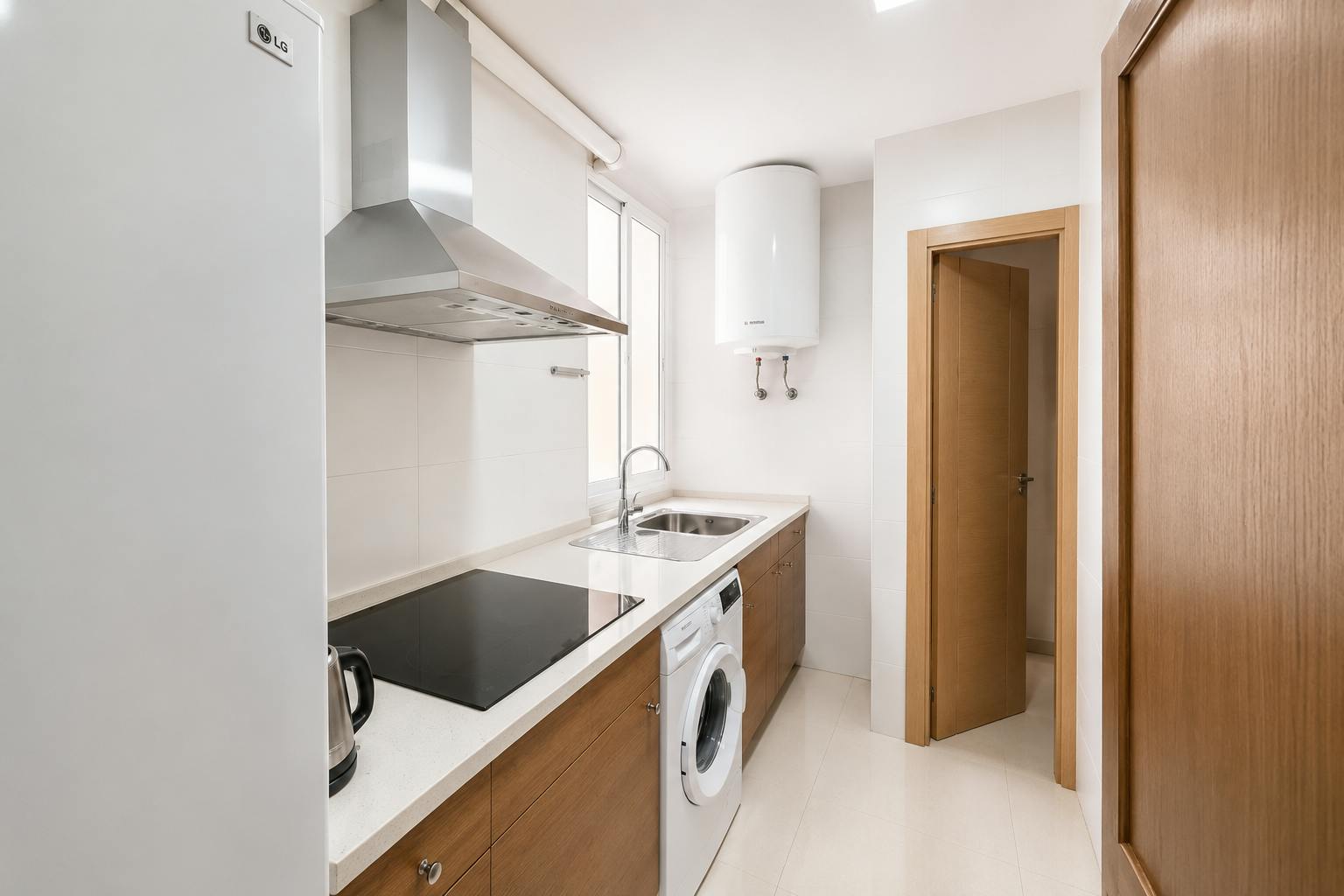 4-Bedroom Apartment in Calle de Andrés Borrego, Madrid (1722501) ROOM 2