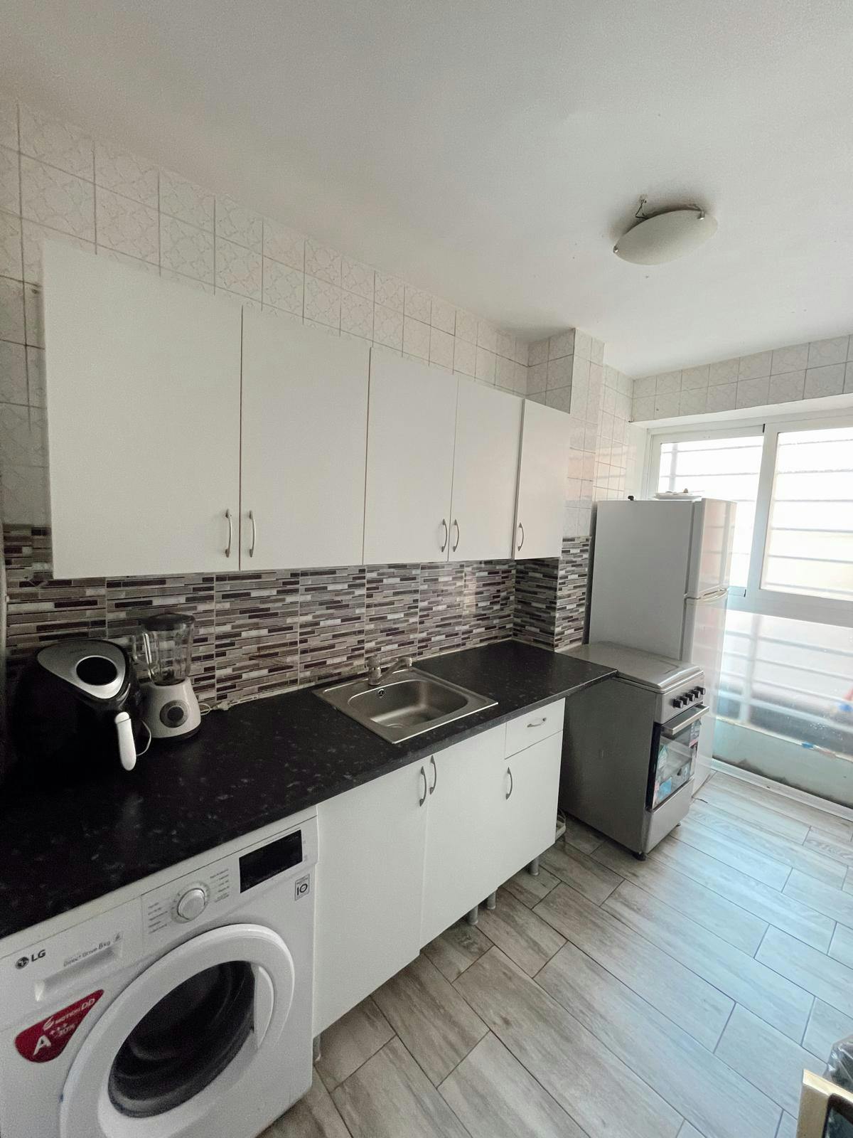 1-Bedroom Apartment in Calle de José del Hierro, Madrid (1722507) ROOM