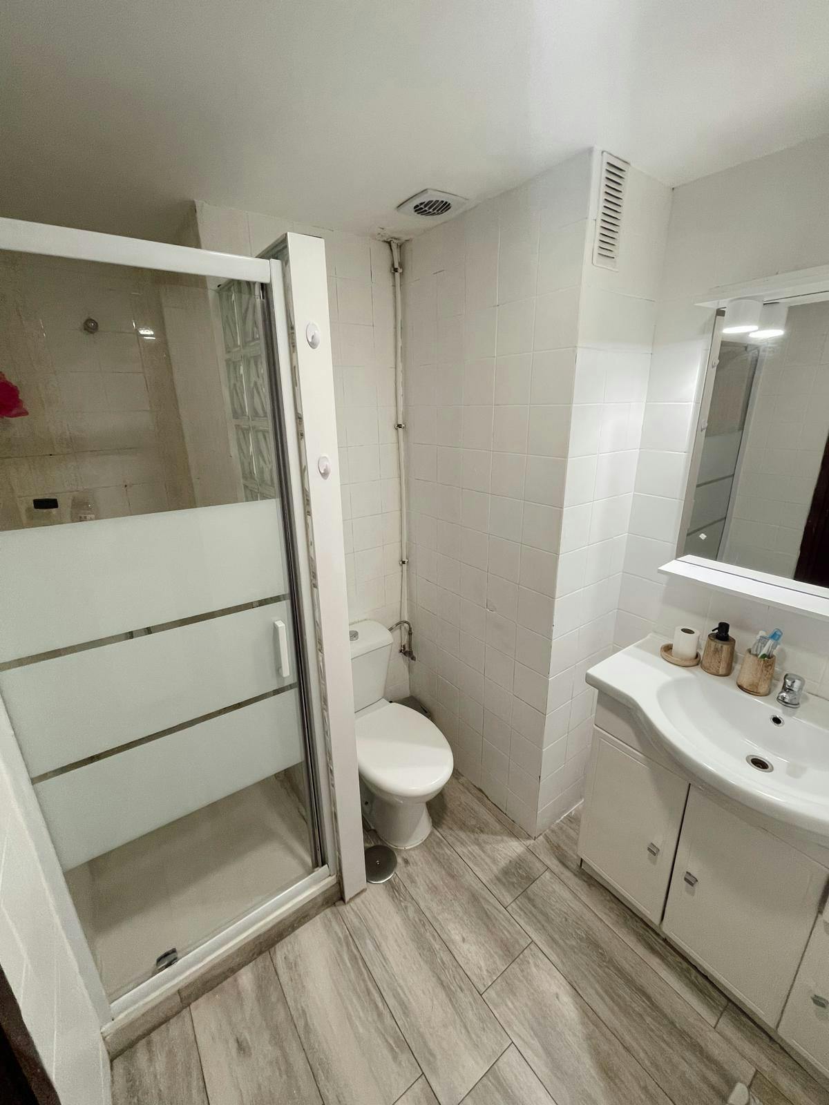 1-Bedroom Apartment in Calle de José del Hierro, Madrid (1722507) COMMON_AREA 1