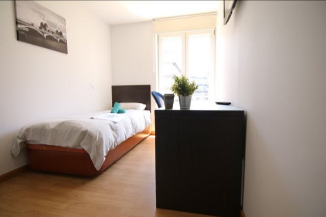 Single room Madrid, 1 bed — photo 3