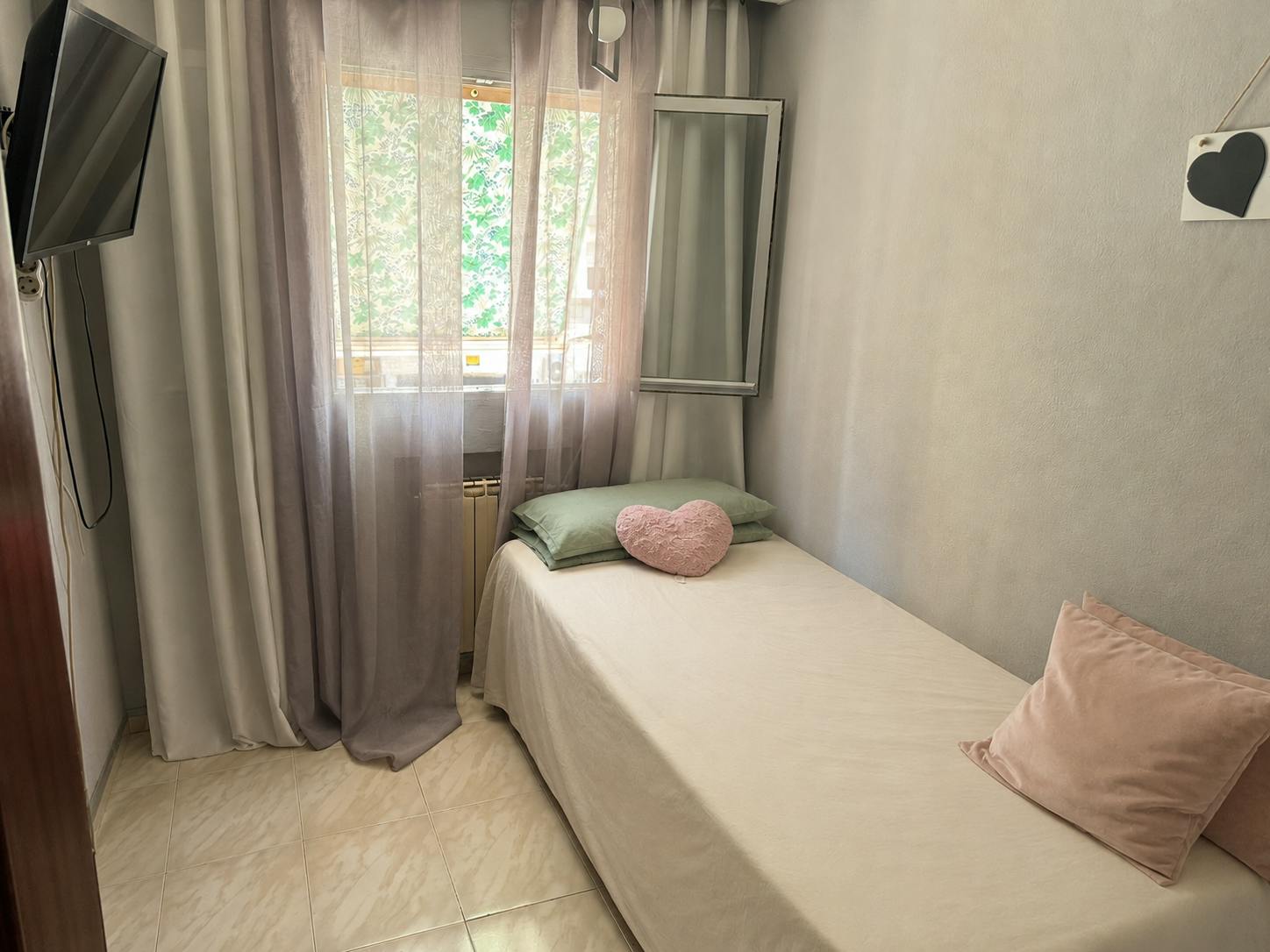 2-Bedroom Apartment in Calle de San Maximiliano, Madrid (1722540) ROOM 4