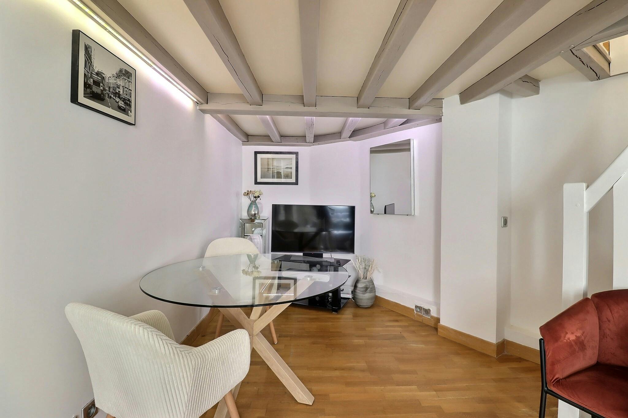 1-Bedroom Apartment in Avenue de Friedland, Paris (1722581) room image 2