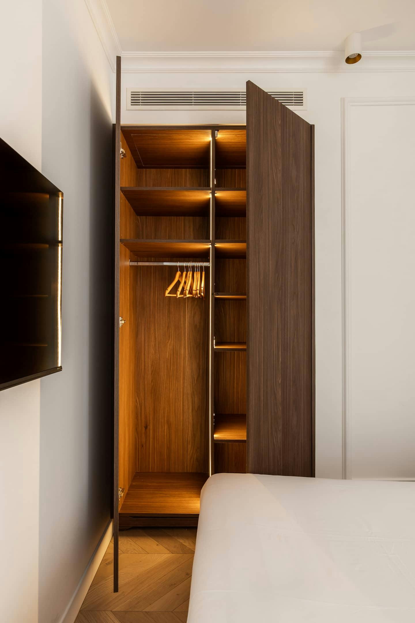 1-Bedroom Apartment in Boulevard Voltaire, Paris (1722586) room image 10