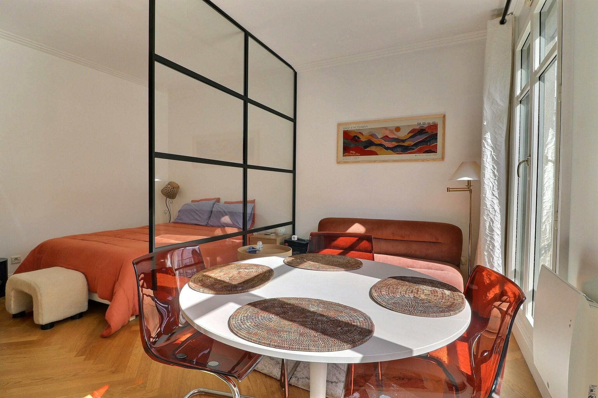 1-Bedroom Apartment in Rue de l'Université, Paris (1722595) ROOM 2