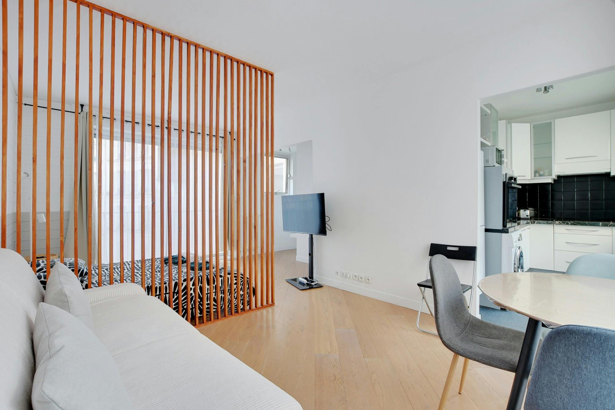 1-Bedroom Apartment in Avenue Victor Hugo, Paris (1722598) ROOM 2