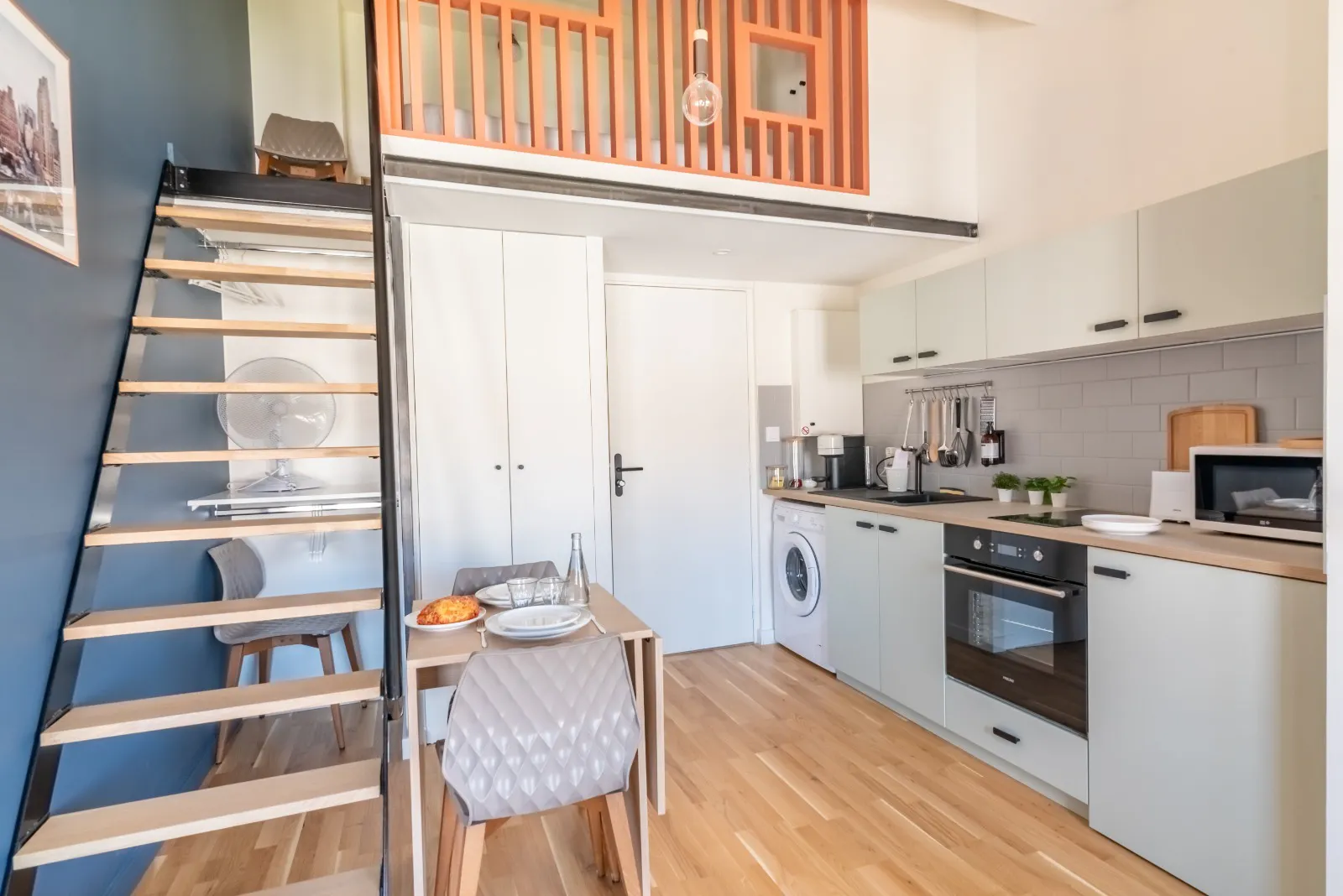 1-Bedroom Apartment in Rue Pierre Dupont, Lyon (1722599) ROOM 1